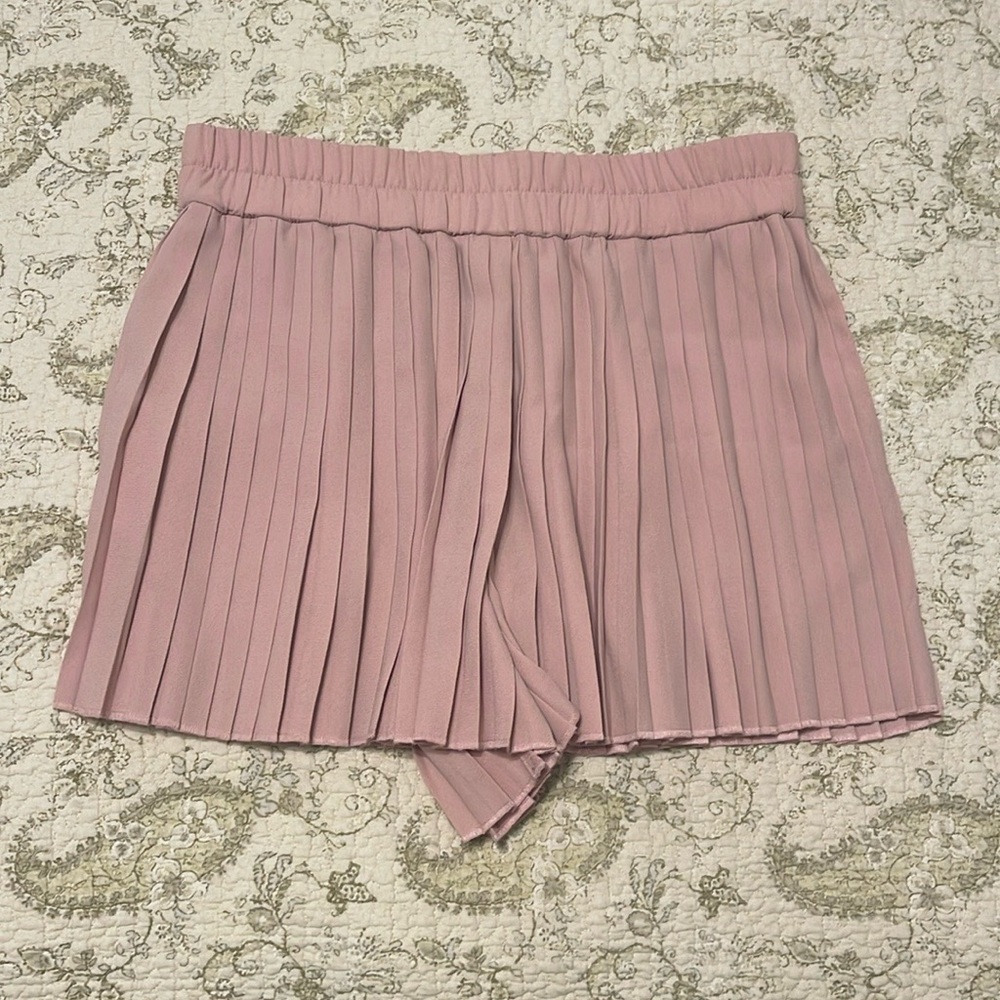 Leith Pink Pleated Shorts